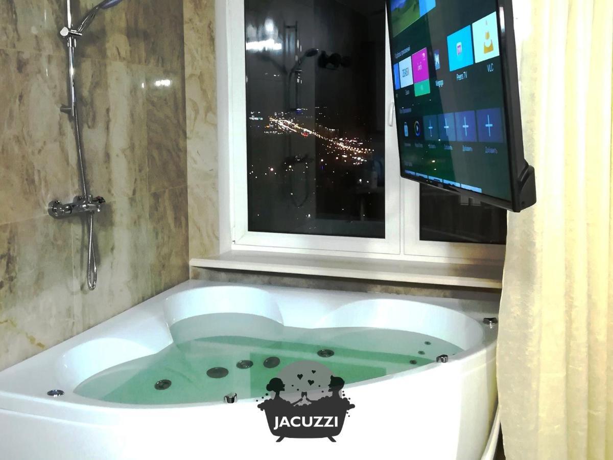 Jacuzzi New Loft Apartcomplex Kaskad, Минск - Центр Города ミンスク エクステリア 写真